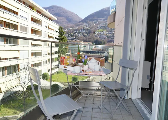 Centrale Con Wifi E Posteggio Privato Gratis! アパート