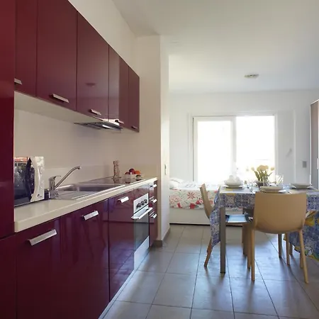 Centrale Con Wifi E Posteggio Privato Gratis! * Lugano